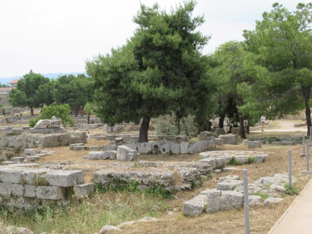 Rune van oude tempel in Korinthe